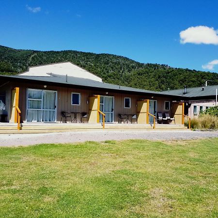 The Crossing Lodge Erua Екстер'єр фото