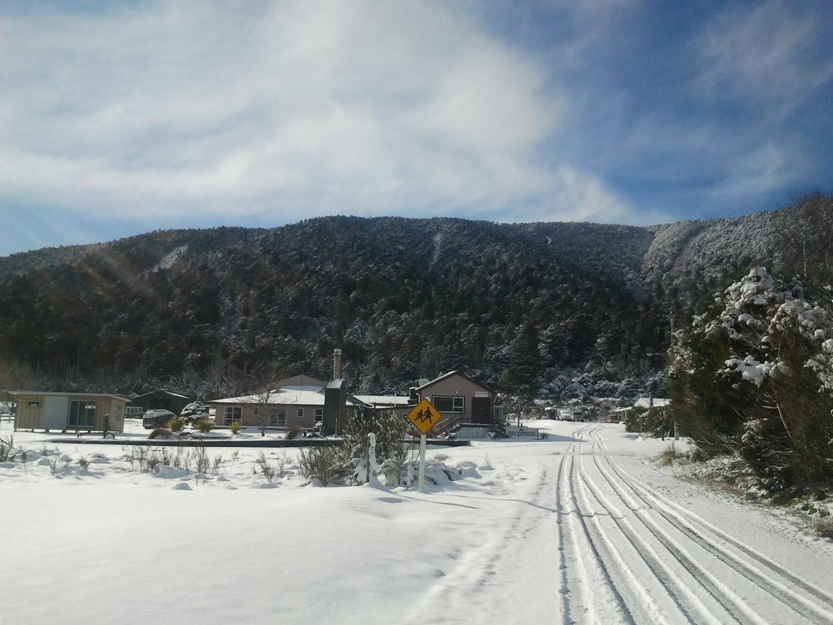 The Crossing Lodge Erua Екстер'єр фото